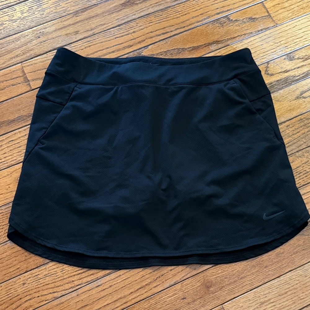 Nike Black Athletic Skort with Subtle Swoosh Accent girl L